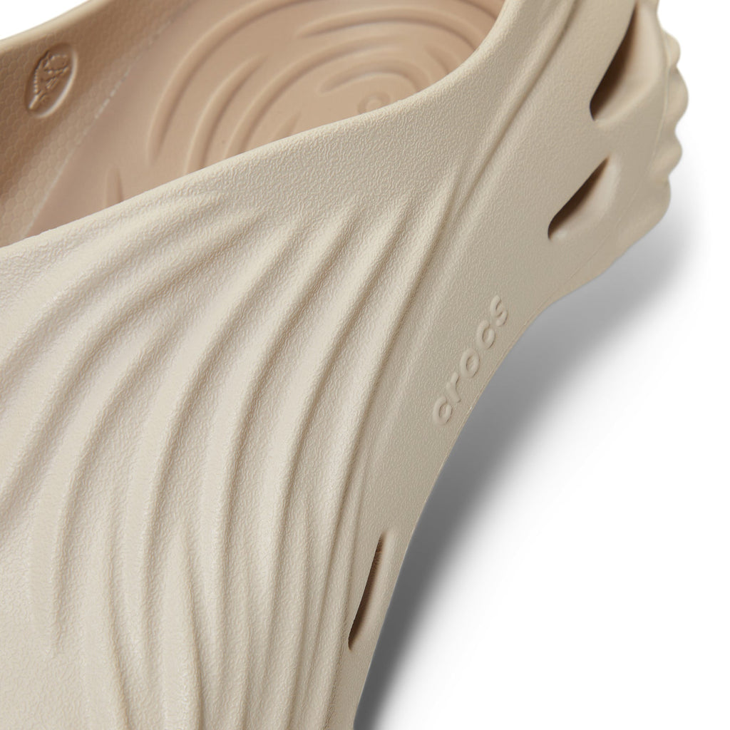 Crocs Echo Wave (Almond Tint)