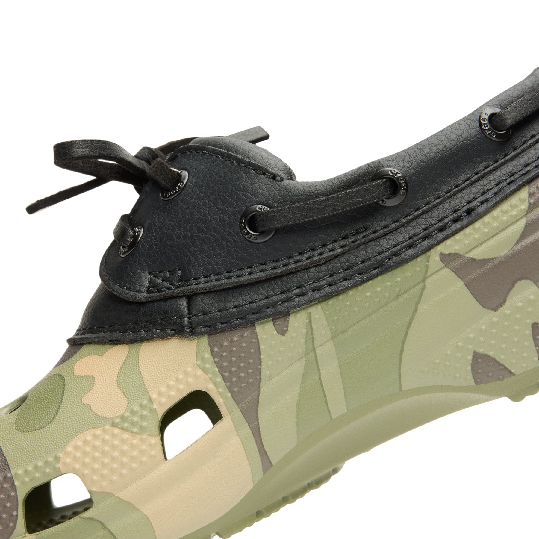 Crocs Classic Duck Camo Boat Shoe  (Black/Cargo)