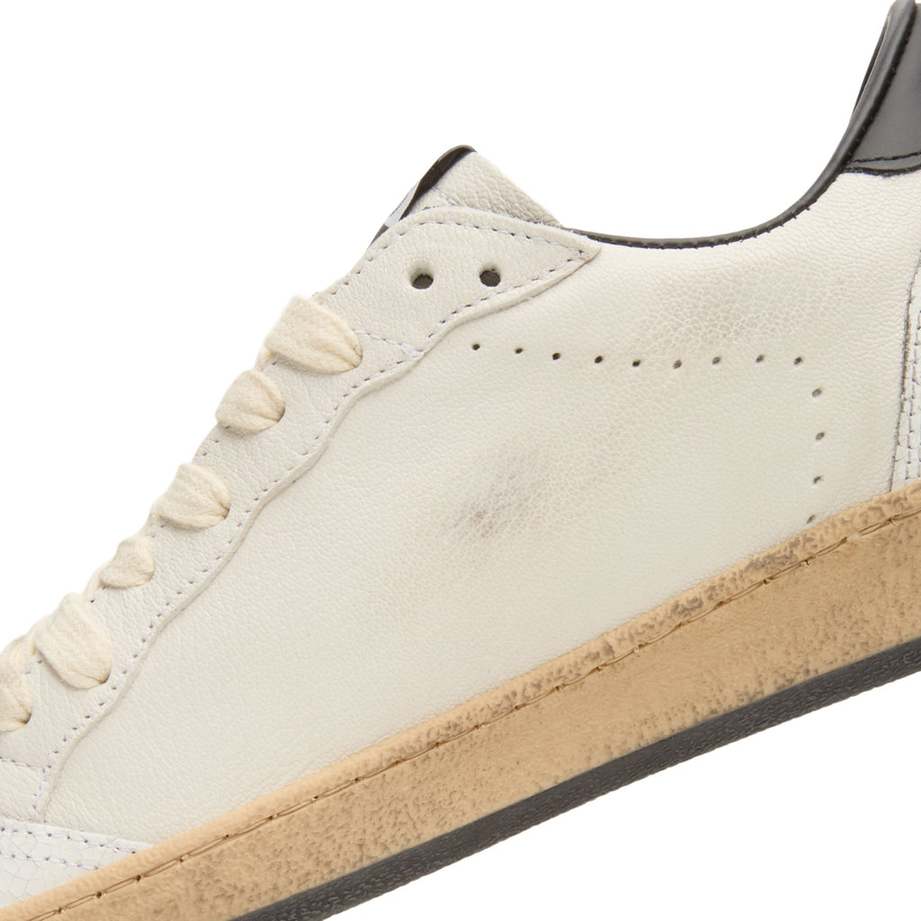 Golden Goose Ballstar Nappa Upper Leather Star And (White/Black)