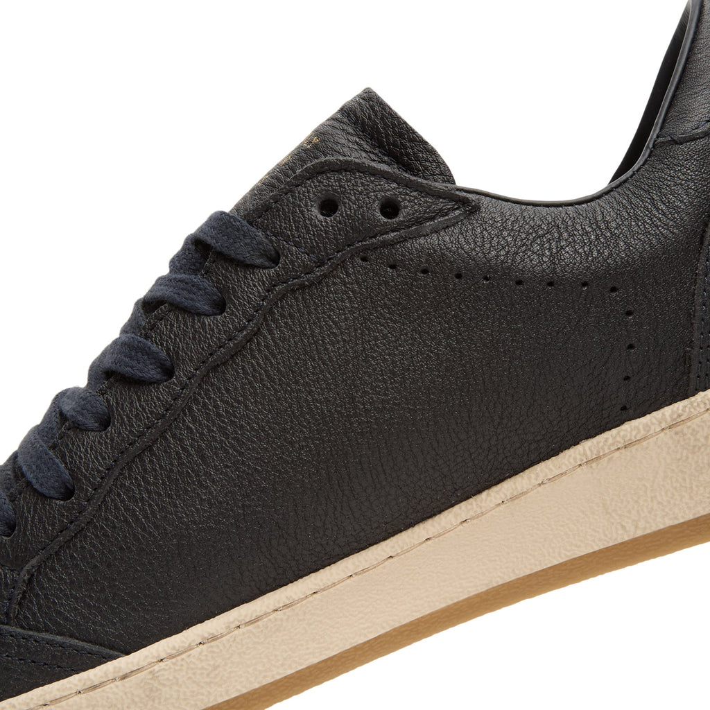 Golden Goose Ballstar Leather Upper Star Toe Spur (Navy)