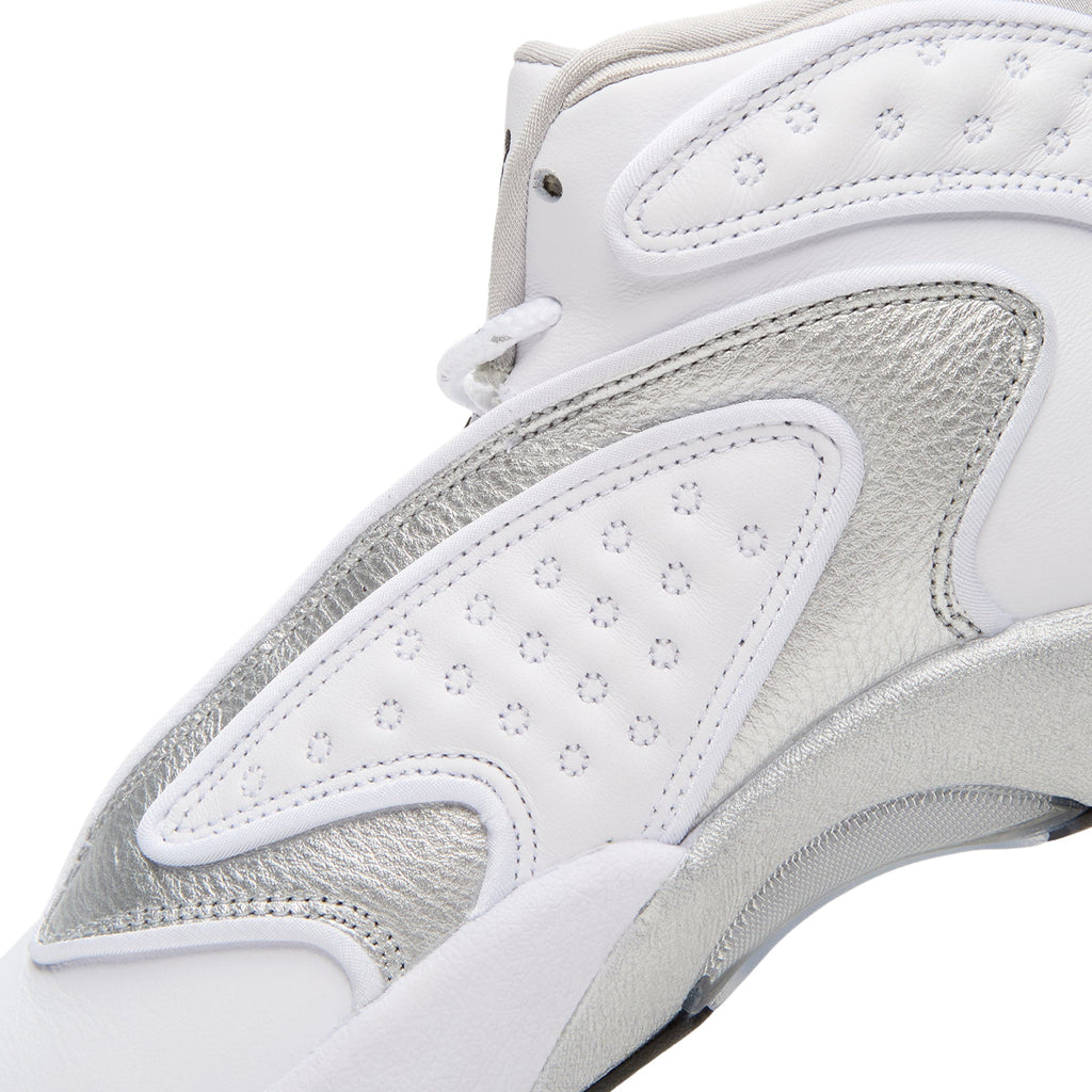Air Jordan OG (White/Metallic Silver-Black)