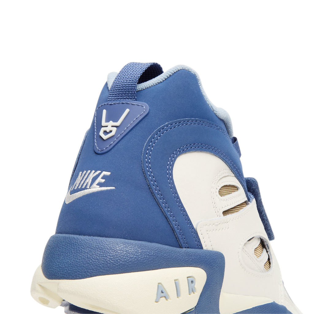 Nike Air Diamond Turf II (Sail/Mystic Navy-Blue Grey-Metallic Gold)