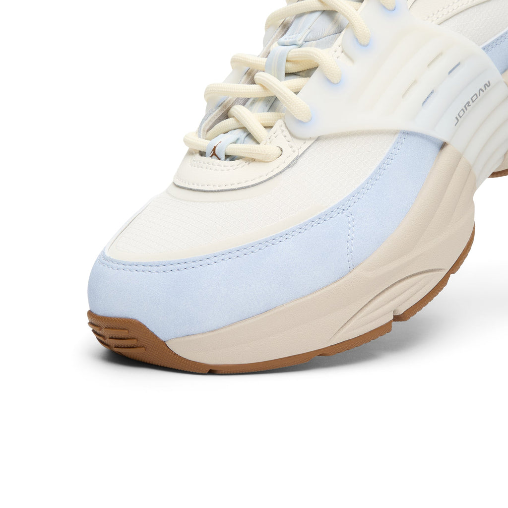 Air Jordan Trunner O/S (Sail/Lt British Tan-Cream Ii)